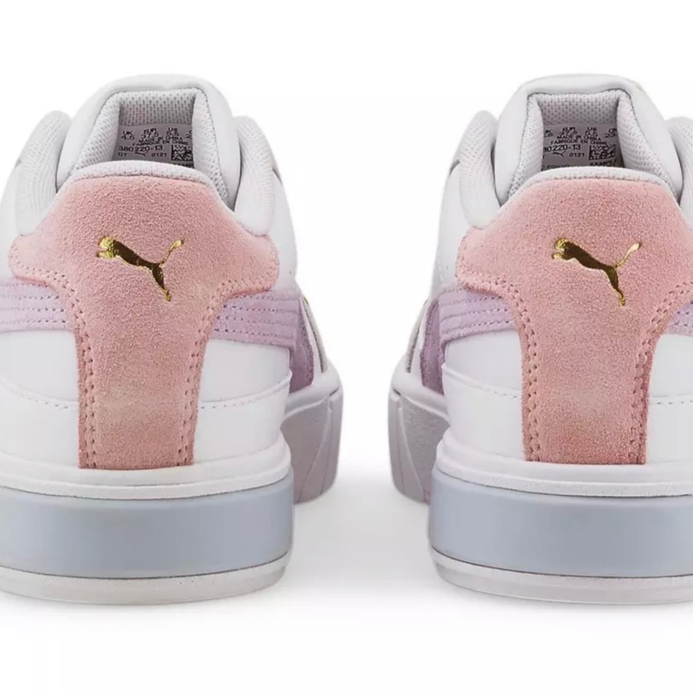 Brand new never worn Puma. Stylish shoe